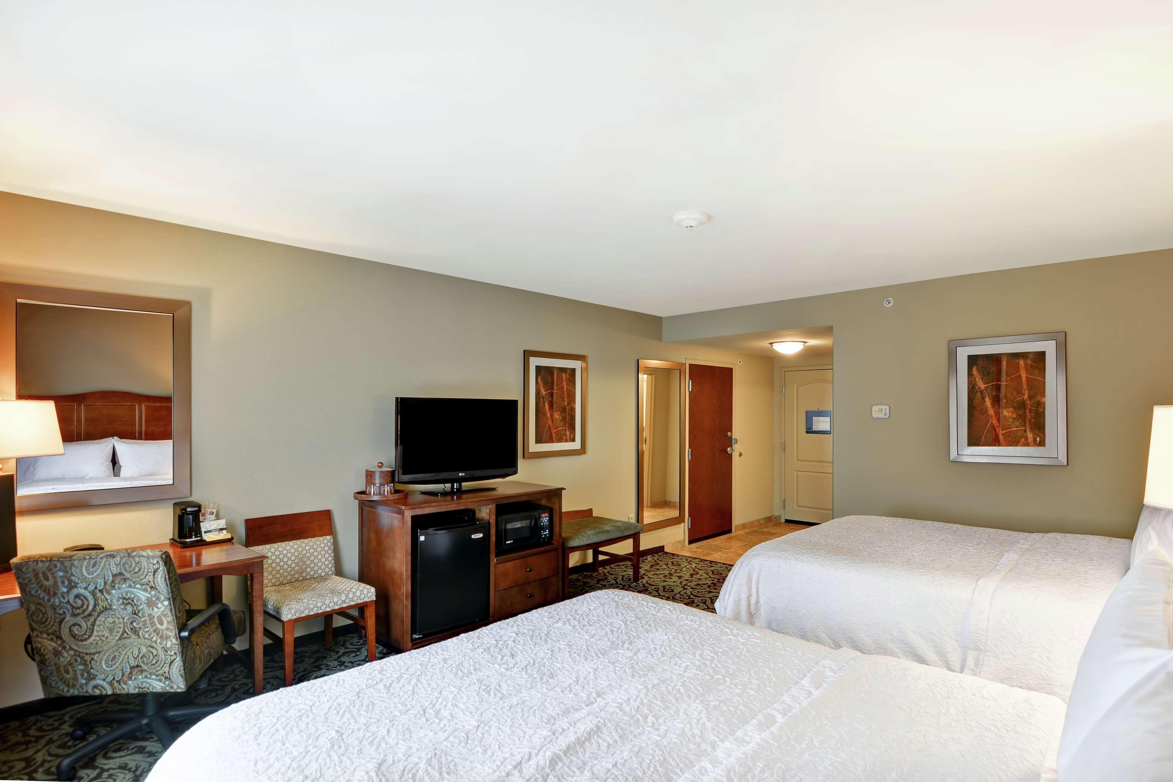 Hampton Inn And Suites New Hartford/Utica Exterior photo