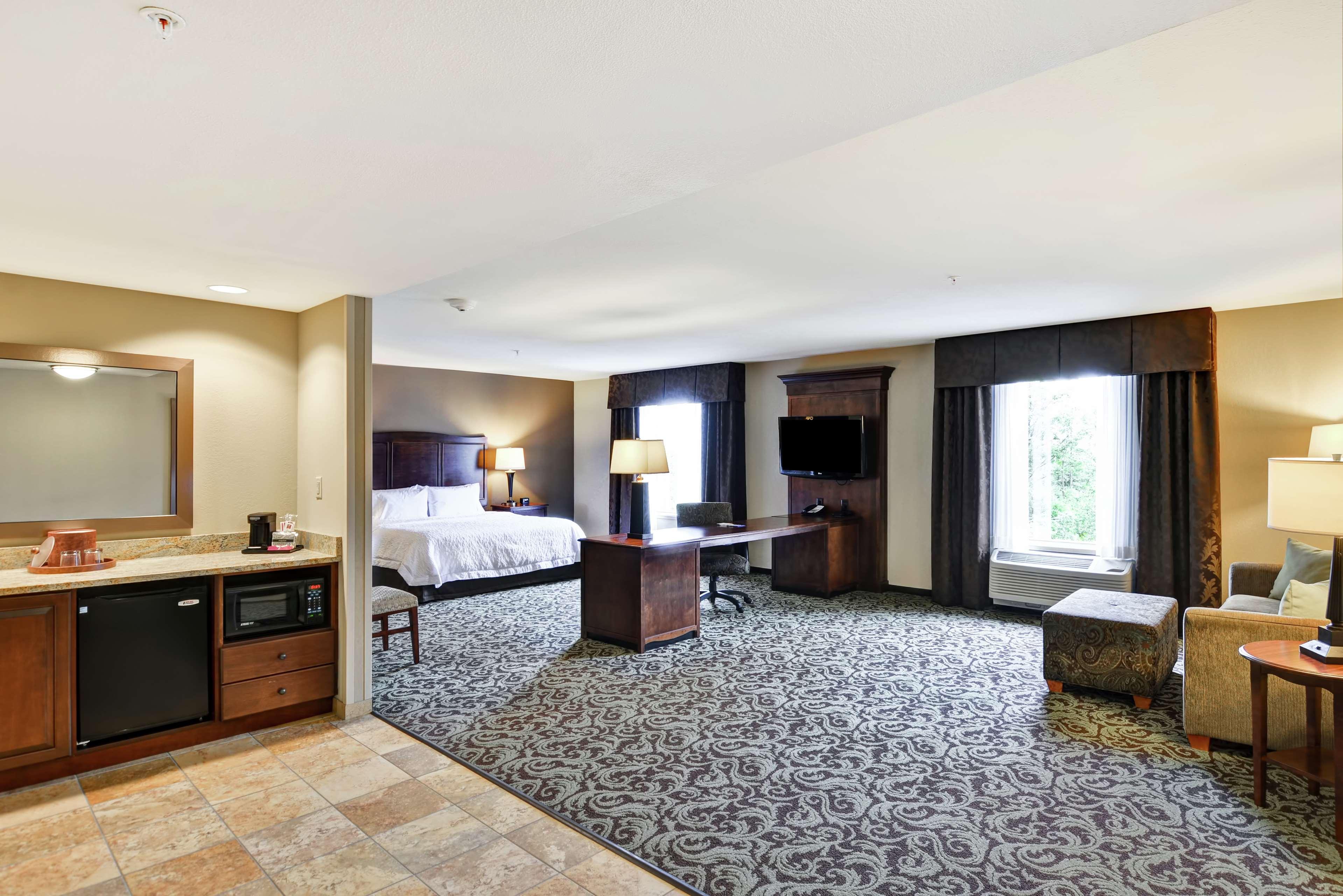 Hampton Inn And Suites New Hartford/Utica Exterior photo