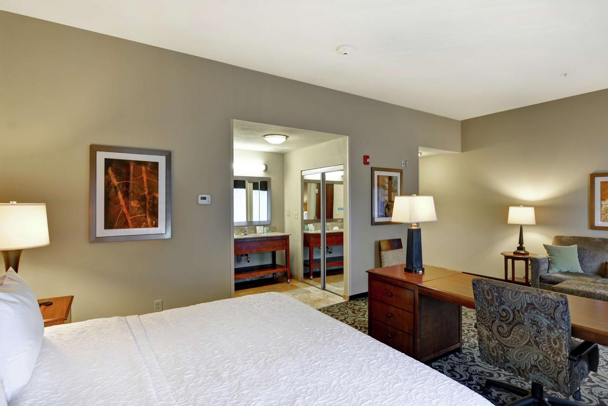 Hampton Inn And Suites New Hartford/Utica Exterior photo